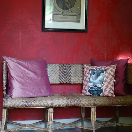 Chambres D'hotes Le Clos De La Croix Bed & Breakfast *