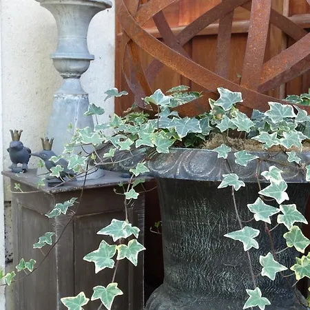 Chambres D'hotes Le Clos De La Croix Bed & Breakfast *
